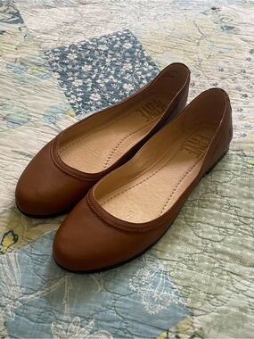 Frye Carson Ballet Flats Cognac Leather Size 8